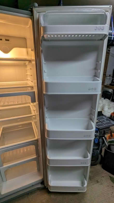 Photo of free American Style Fridge Freezer. LG (East Leake LE12) #2