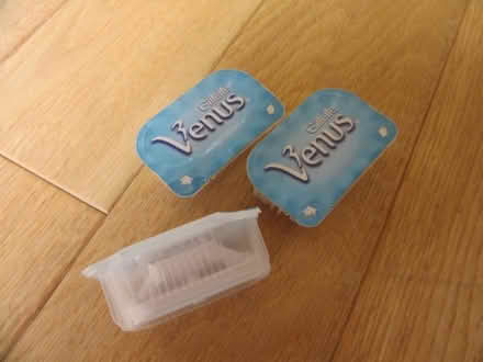 Photo of free 3 Gillette Venus manual razor blade replacements (High Heaton NE7) #1