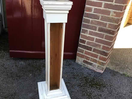 Photo of free Display pedestal (Tring HP23) #1