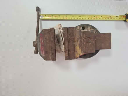 Photo of free Shed clear out: bench top vice (SE17 - Elephant & Castle) #1