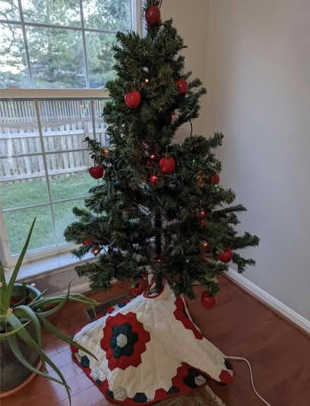 Photo of free Artificial 5' Christmas tree (Ashburn Farm) #3