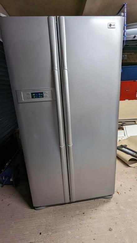 Photo of free American Style Fridge Freezer. LG (East Leake LE12) #3