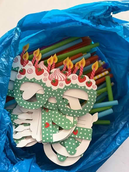 Photo of free Straws and party glasses (E2) #1