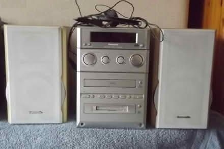Photo of free Radio cd etc (Great Moor SK2) #1