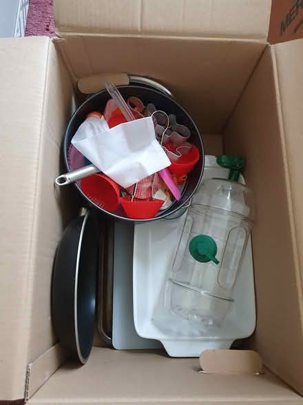 Photo of free 2 boxes of kitchen bits + bobs SS2 (Southend on sea SS2) #1
