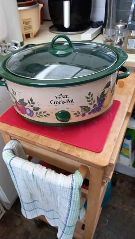 Photo of free Crock Pot / Slow Cooket (Coton CB23) #1