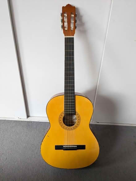 Photo of free Beginner's classical guitar (Comiston EH10) #1