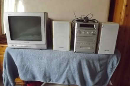Photo of free Radio cd etc (Great Moor SK2) #2