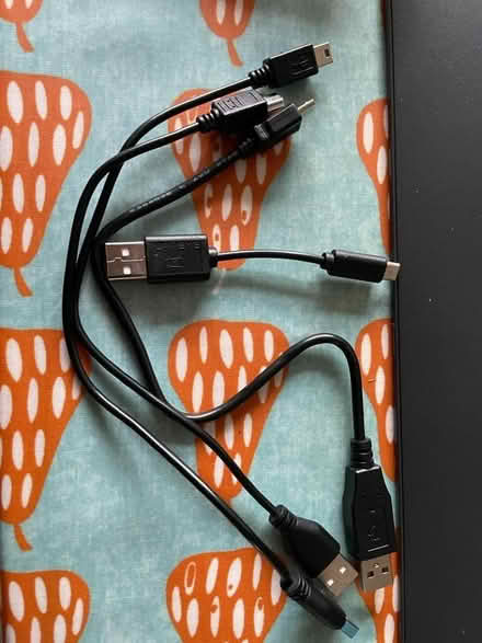 Photo of free USB cables (Stirchley B29) #1