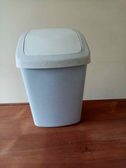 Photo of free Curve fliptop bin (Emsworth PO10) #1