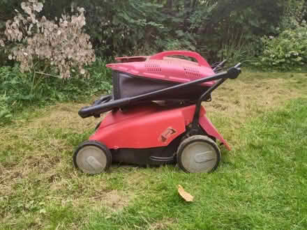 Photo of free Battery lawnmower (not working) (Caversham Heights RG4) #2