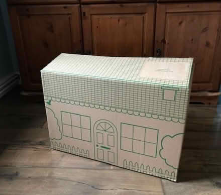Photo of free A box (with a house printed on the side) (Shotgate SS11) #2