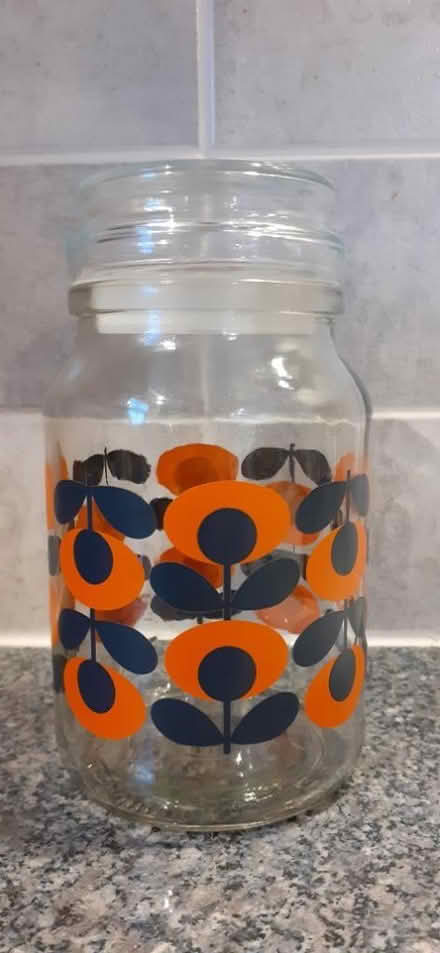 Photo of 2 Patterned Jars (Mansfield NG19) #1