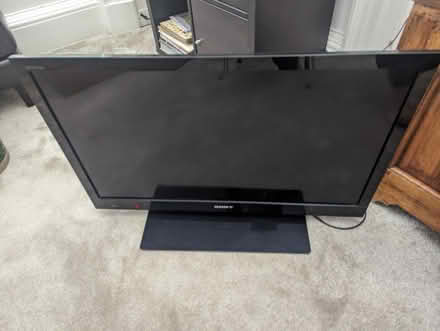Photo of free Sony Bravia 32 Full 1080 HD TV (Ewell Village KT17) #3