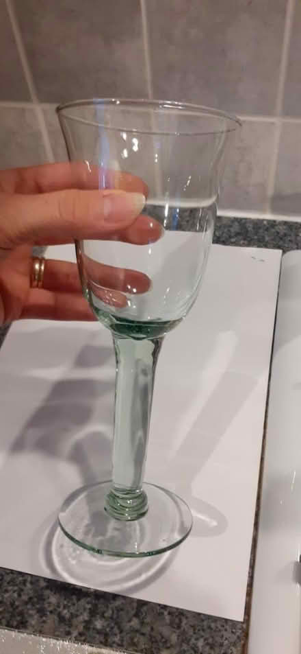 Photo of Recycled green glass wine glass (Mansfield NG19) #4