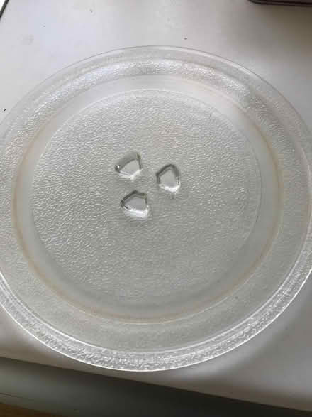 Photo of free Glass microwave plate (Heddon on the Wall NE15) #1