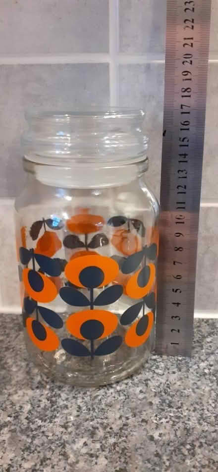 Photo of 2 Patterned Jars (Mansfield NG19) #3