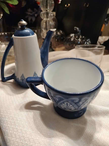 Photo of free Tea pot and cup (Cortlandt manor) #1