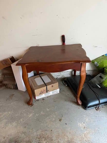 Photo of free End table (Falls Church) #1
