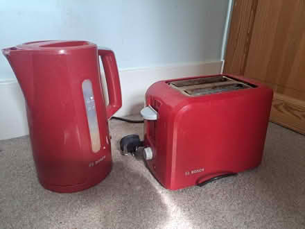 Photo of free Matching kettle and toaster (East Dulwich SE22) #1