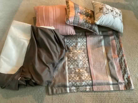 Photo of free Queen size comforter (Echo Lake area) #1