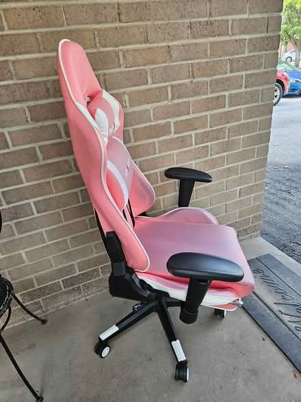 Photo of free Gaming chair (1282 consort crescent) #1