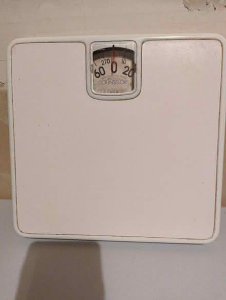 Photo of free Counselor bathroom scale (SW Canton Beck and Geddes) #1