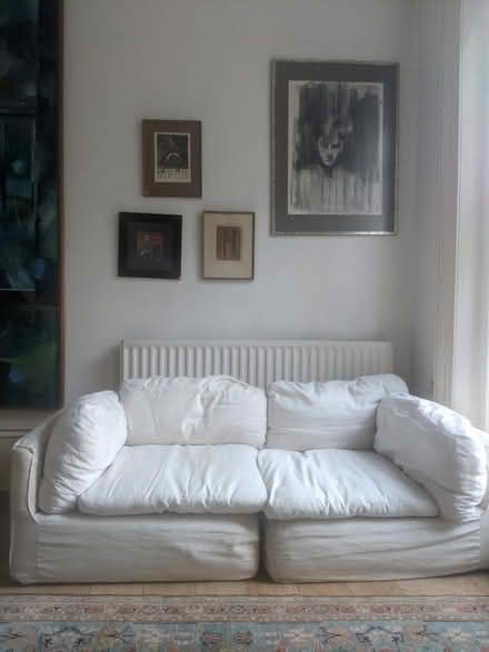 Photo of free Small white sofa (Barnsbury N1) #1