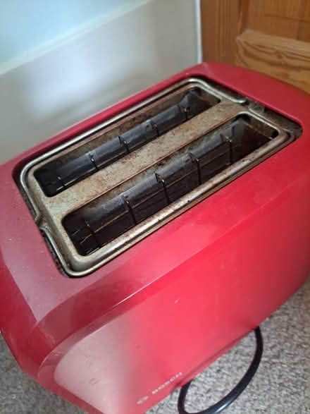 Photo of free Matching kettle and toaster (East Dulwich SE22) #2