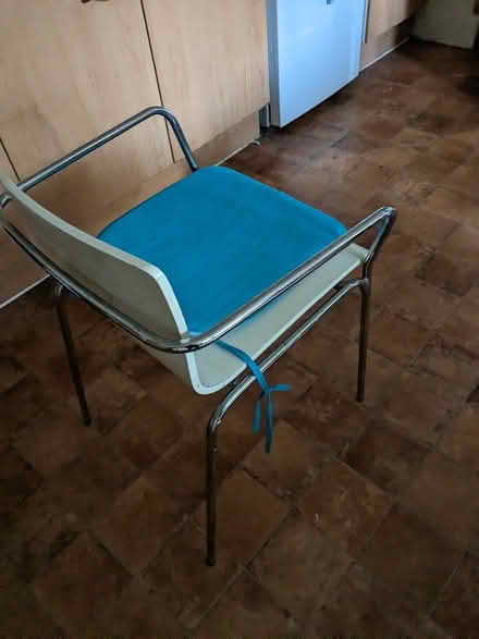 Photo of free dining table & chairs (TW11 - Teddington) #3