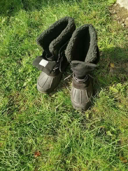 Photo of free Work boots (Middleton DE4) #1