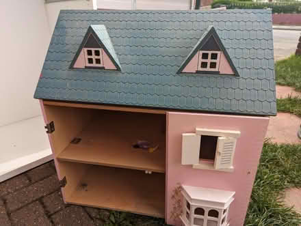 Photo of free Dolls house, repair (TS10) #1