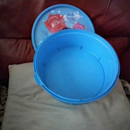 Photo of free empty plastic roses sweet box (Marton Bank FY3) #3