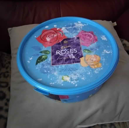 Photo of free empty plastic roses sweet box (Marton Bank FY3) #1
