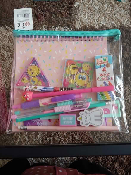 Photo of free Stationary Set (Icknield, Luton) #1