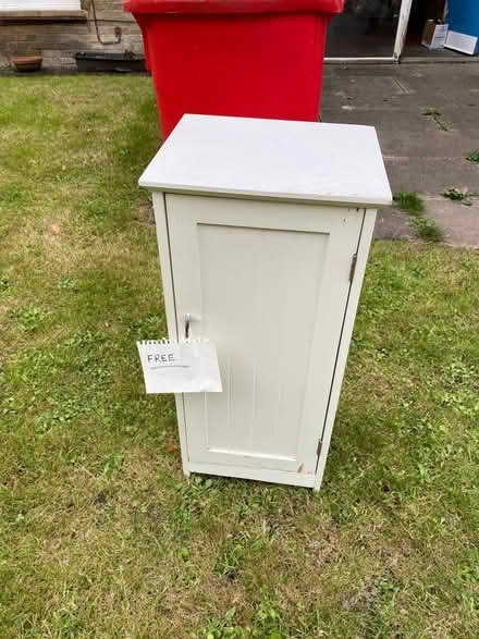 Photo of free Small unit (RG12 Harmans Water) #1