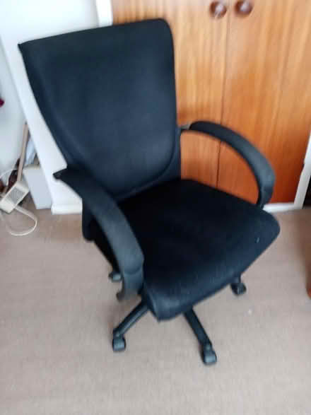 Photo of free to collect Large Office swivel Chair (Bilton HG1) #2