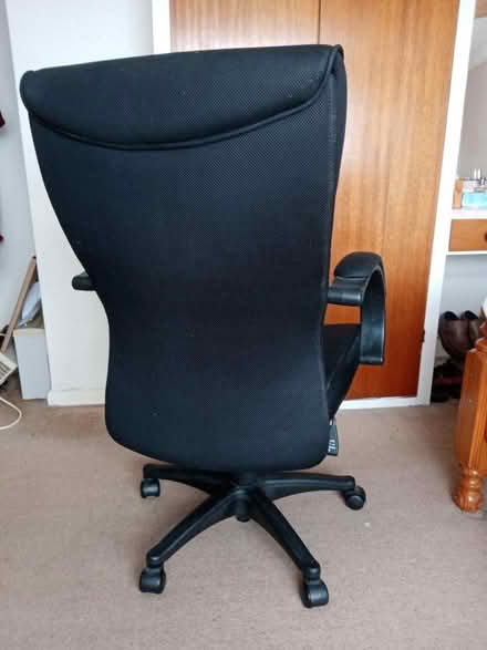 Photo of free to collect Large Office swivel Chair (Bilton HG1) #1