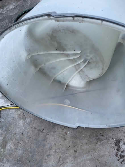 Photo of free outdoor club chair (Neyagawa river glen, oakville.) #4