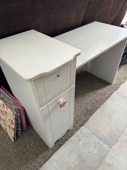 Photo of free Desk (Normandy Park) #1