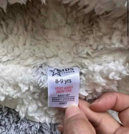 Photo of free X2 Dressing gowns ages 8-9 years (PE15) #1