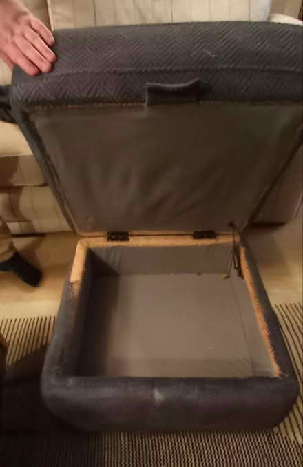Photo of free Square ottoman with storage (OX44 Garsington) #1