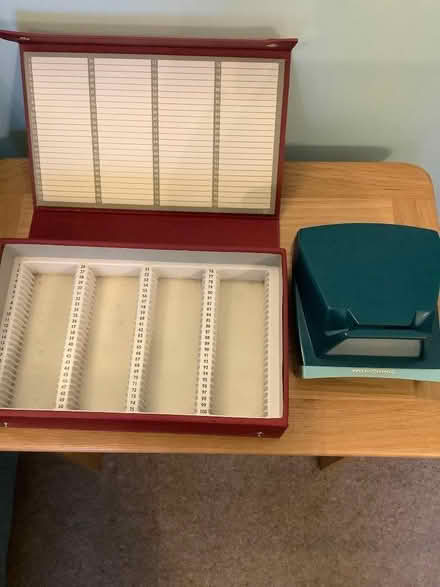 Photo of free slide storage box and viewer (Heswall CH60) #1