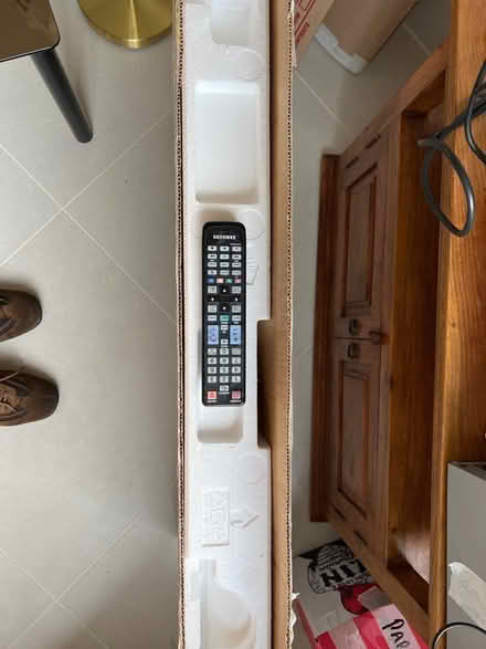 Photo of free Samsung TV 32 inch (Newcourt EX2) #2