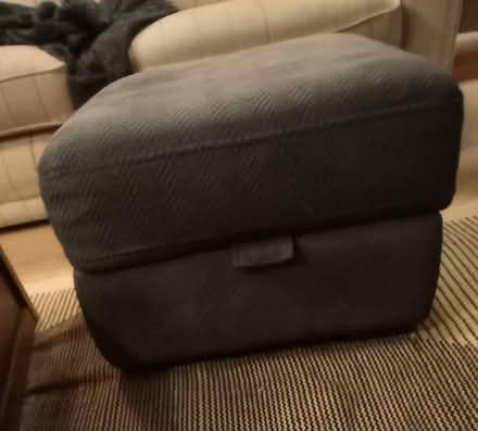 Photo of free Square ottoman with storage (OX44 Garsington) #2