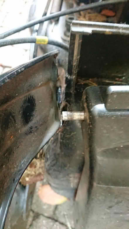 Photo of free Lawn mower (McCulloch M46-140WR) broken but fixable (Freezywater EN3) #4