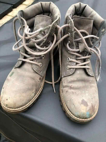 Photo of free Size 5 (euro 38) Office boots (Park street, AL2) #4
