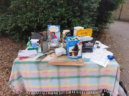 Photo of free kitchen/houshold items (W4) #3