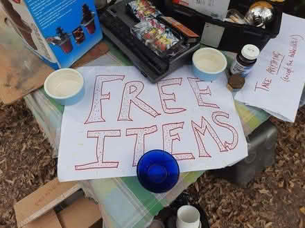 Photo of free kitchen/houshold items (W4) #1