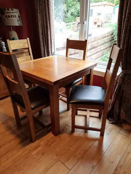 Photo of free Oak chairs and table. (Torbrex FK7) #1